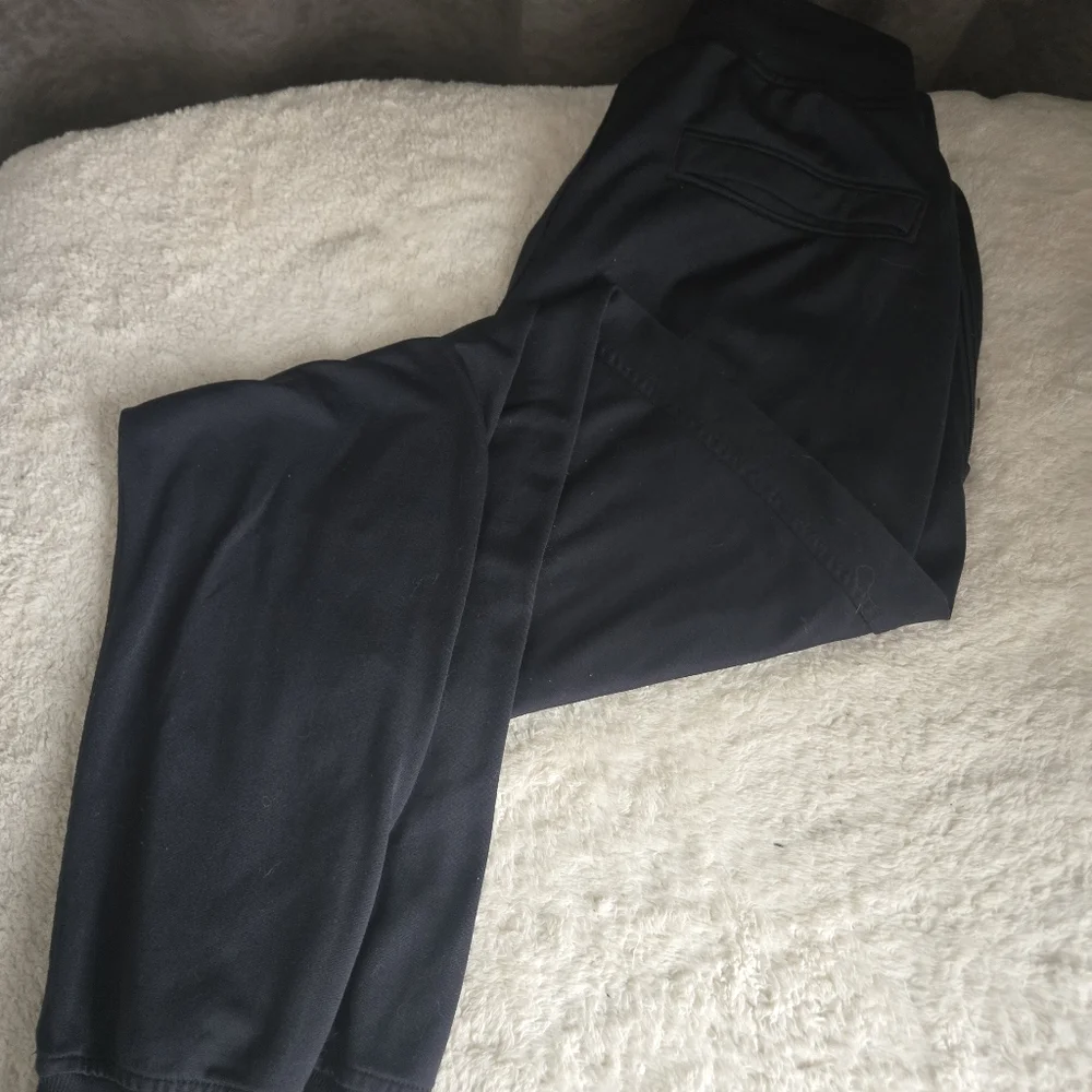 Under Armour Black Pants - Picture 11 of 11